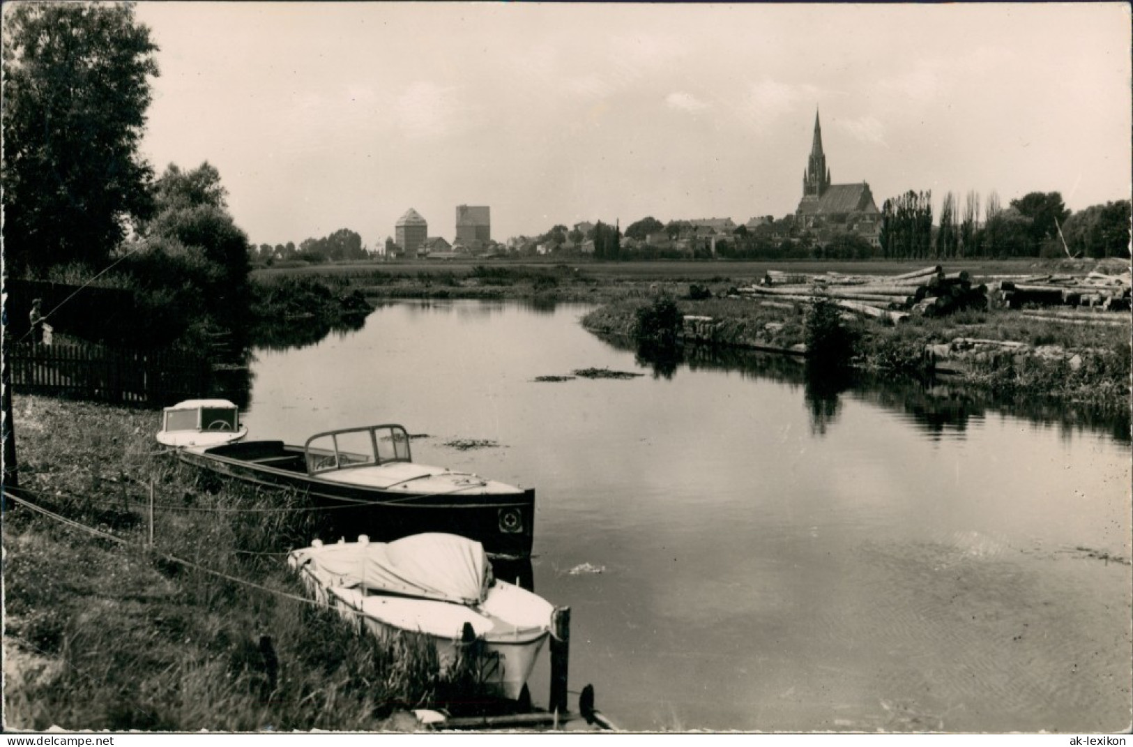 Ansichtskarte Demmin Panorama-Ansicht Kleine Motorboote Am Fluss Ufer 1959 - Demmin