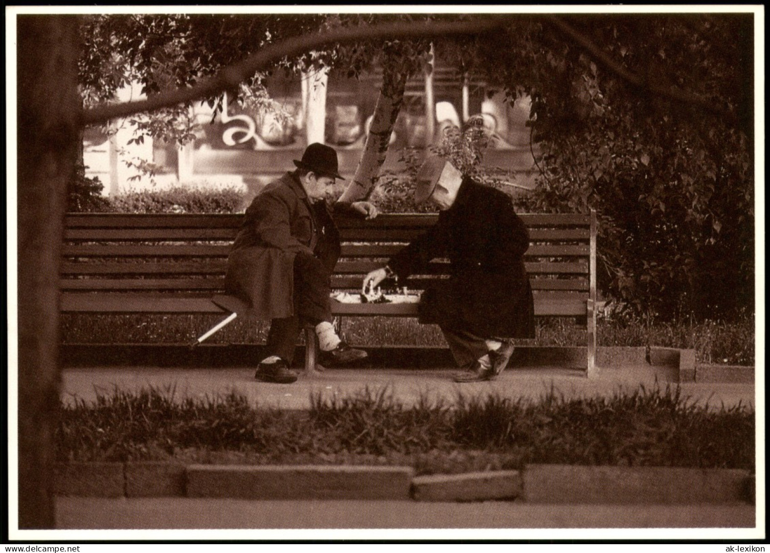 Ansichtskarte  Schach (Chess) Motivkarte Schachspieler Auf Parkbank 2000 - Contemporain (à Partir De 1950)