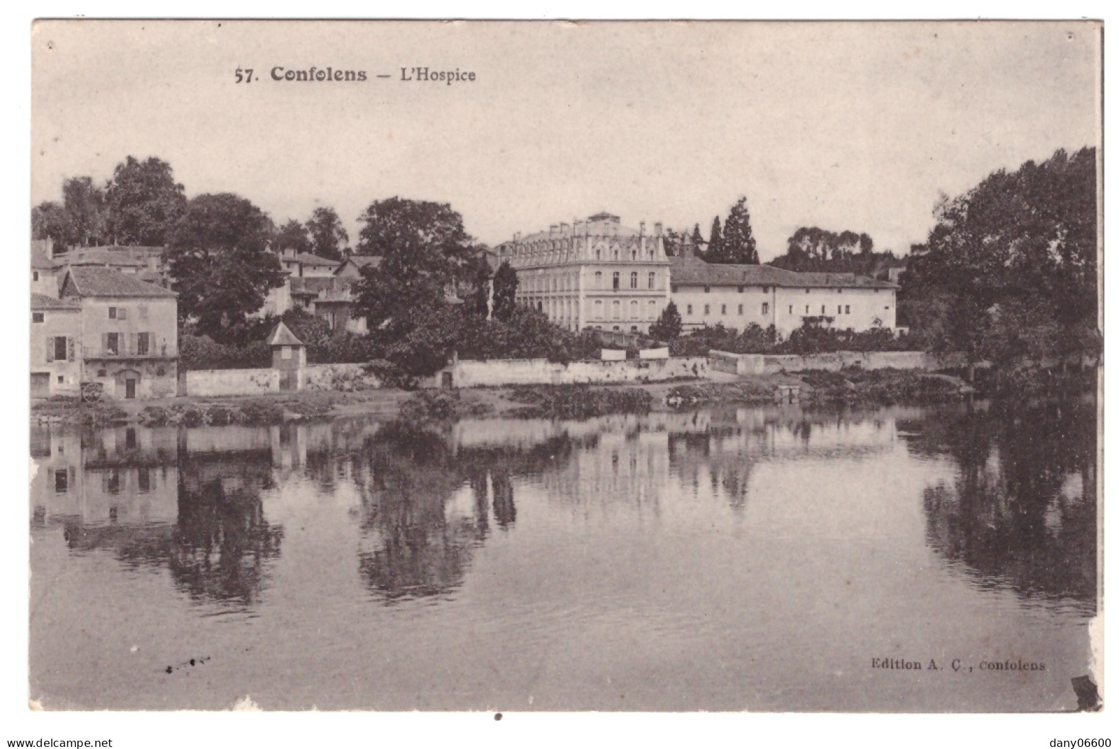 CONFOLENS - L'Hospice - Confolens