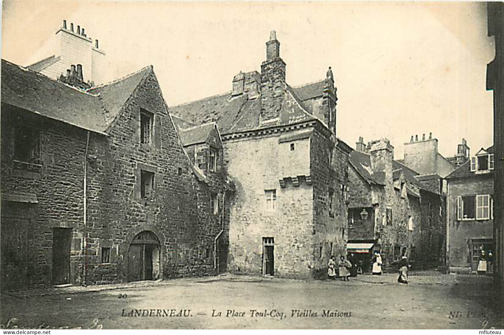 29* LANDERNEAU  Place Toul Coq    MA100,1267 - Landerneau