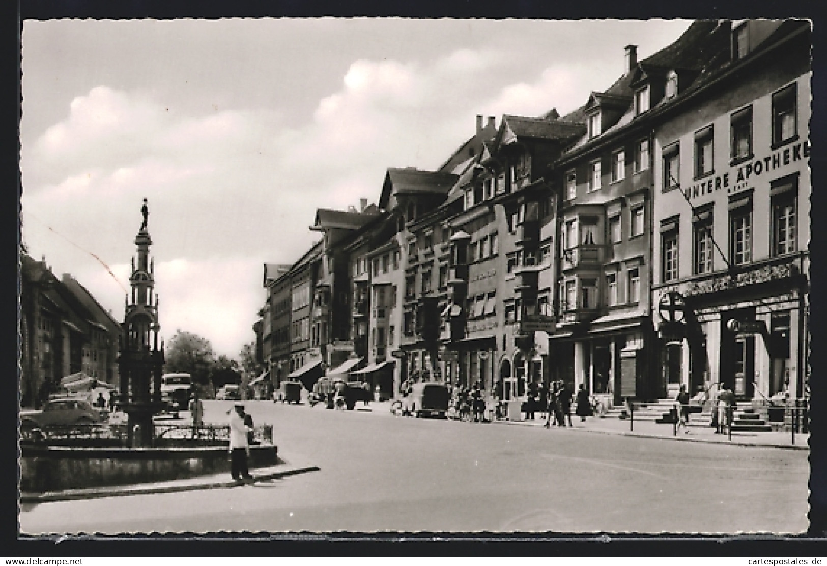 AK Rottweil Am Neckar, Die Untere Apotheke Am Marktplatz  - Rottweil