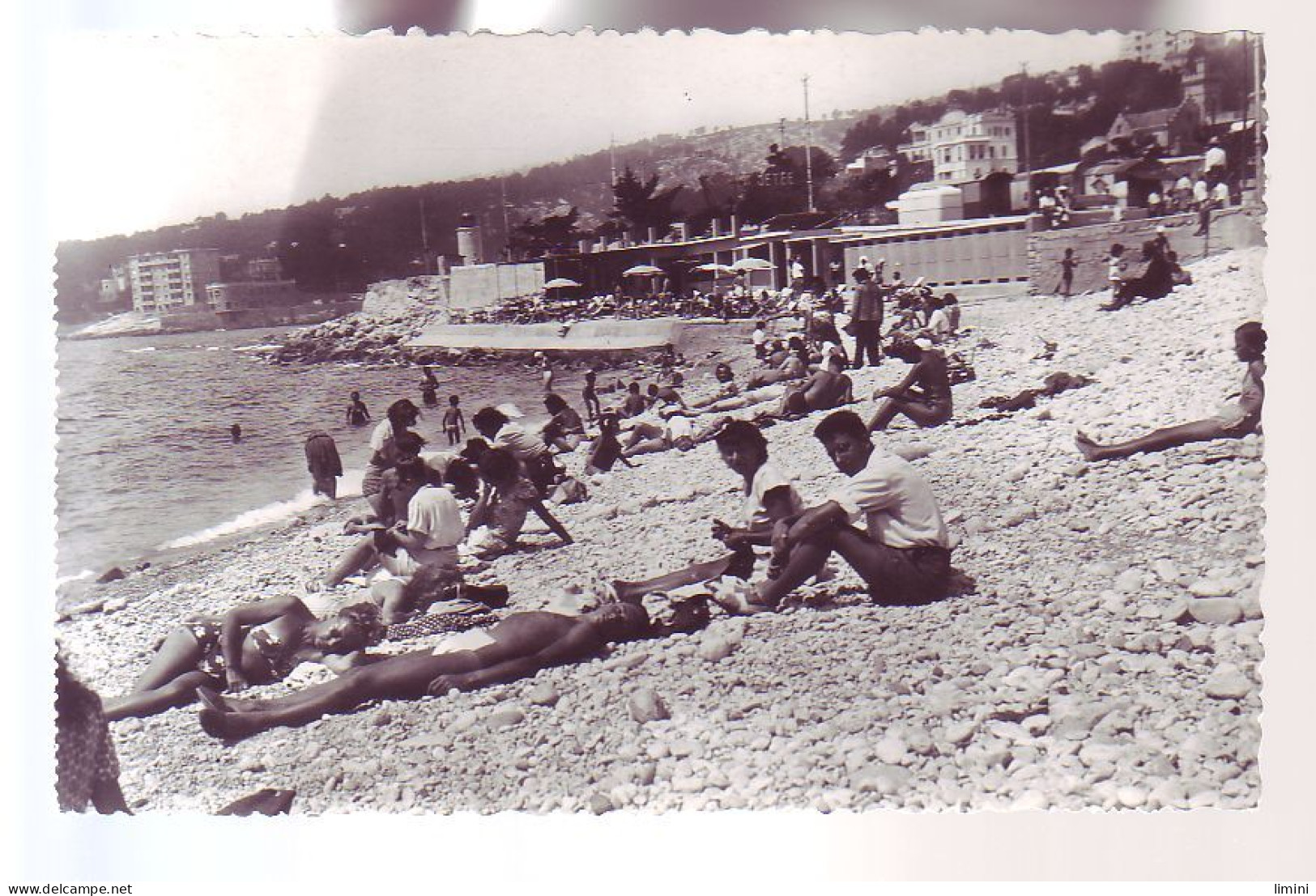 13 - CASSIS - LA PLAGE - ANIMÉE -  - Cassis