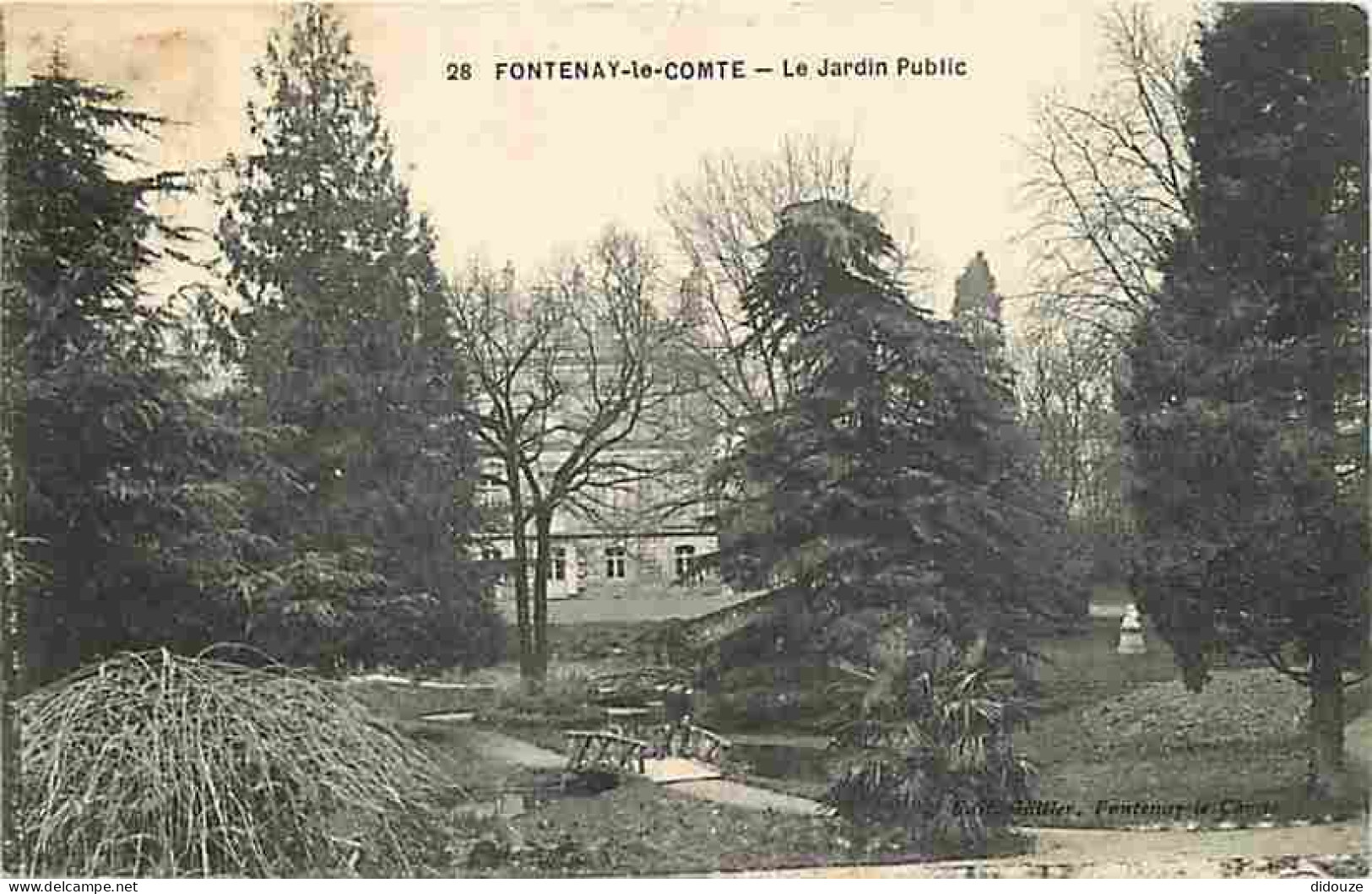 85 - Fontenay Le Comte - Le Jardin Public - CPA - Voir Scans Recto-Verso - Fontenay Le Comte