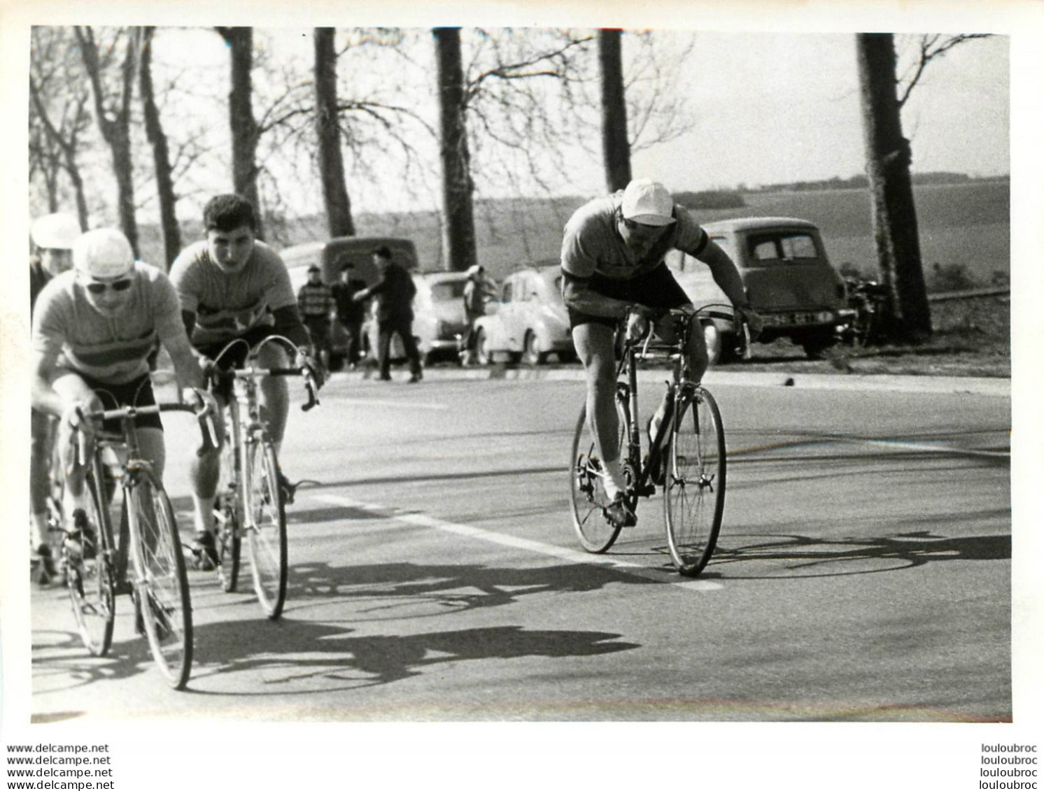 PHOTO ORIGINALE   EQUIPE CYCLISME LES AIGLONS GRAMMONT PARIS 1960 PRESIDENT ANDRE BARBAL C19 - Radsport