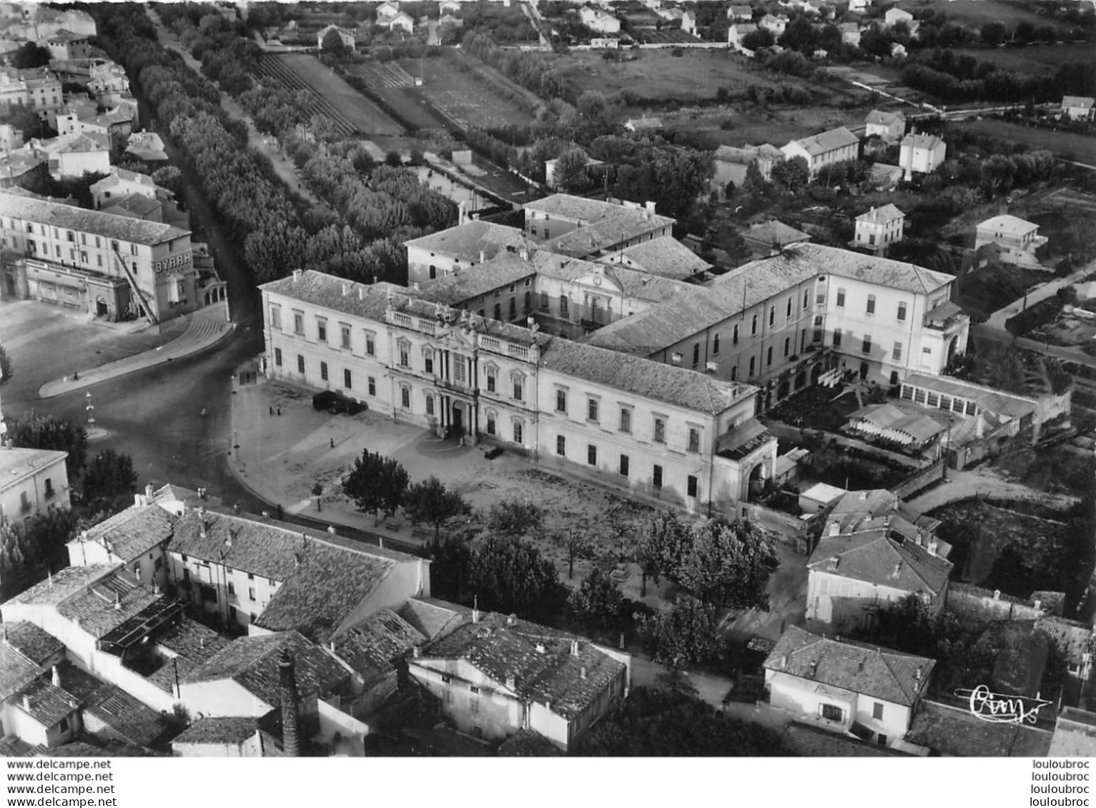 CARTENTRAS VUE AERIENNE   PLACE DE L'HOPITAL ET DU THEATRE - Carpentras