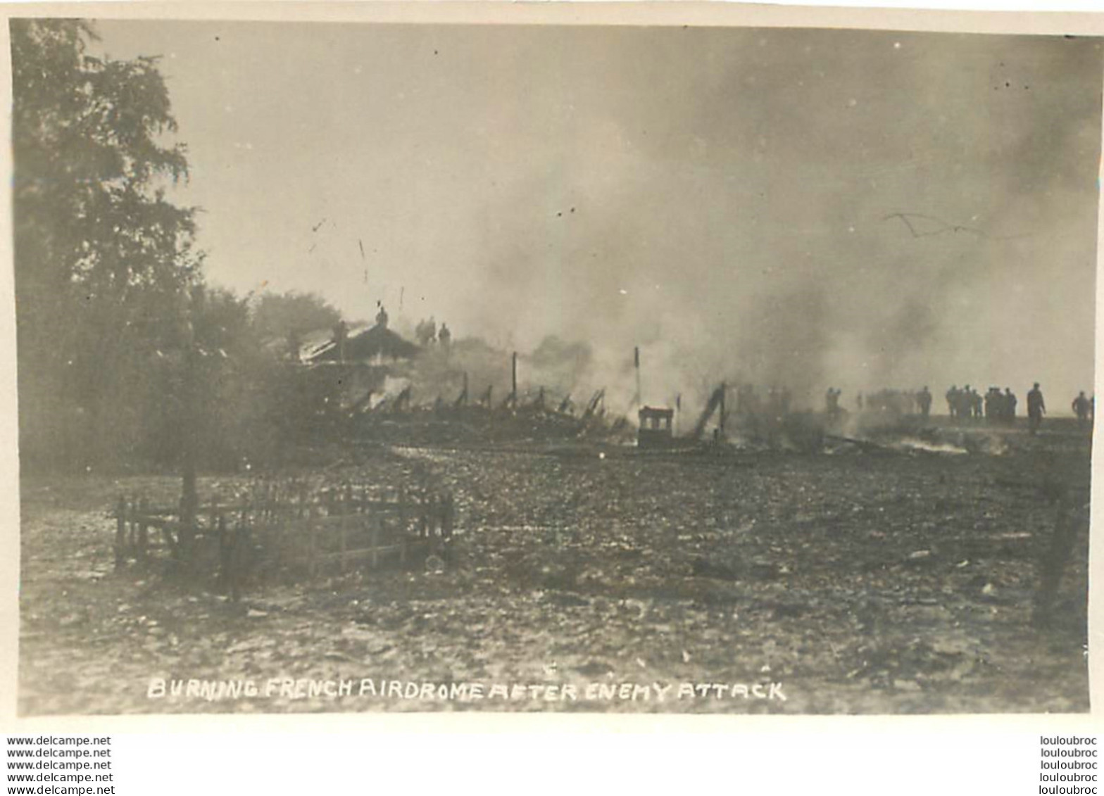 BURNING FRENCH AIRDROME AFTER  ENEMY ATTACK FRMAT 10 X 7 CM - Luchtvaart