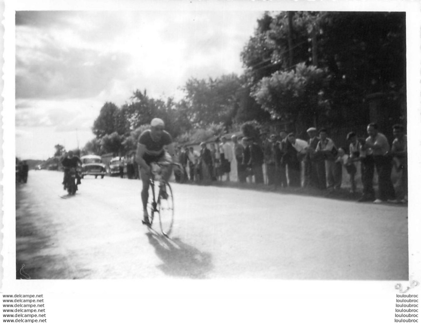 COURSE CYCLISTE 1967  LES ABRETS  ET ALENTOURS ISERE PHOTO ORIGINALE FAURE LES ABRETS  11 X 8 CM R16 - Radsport