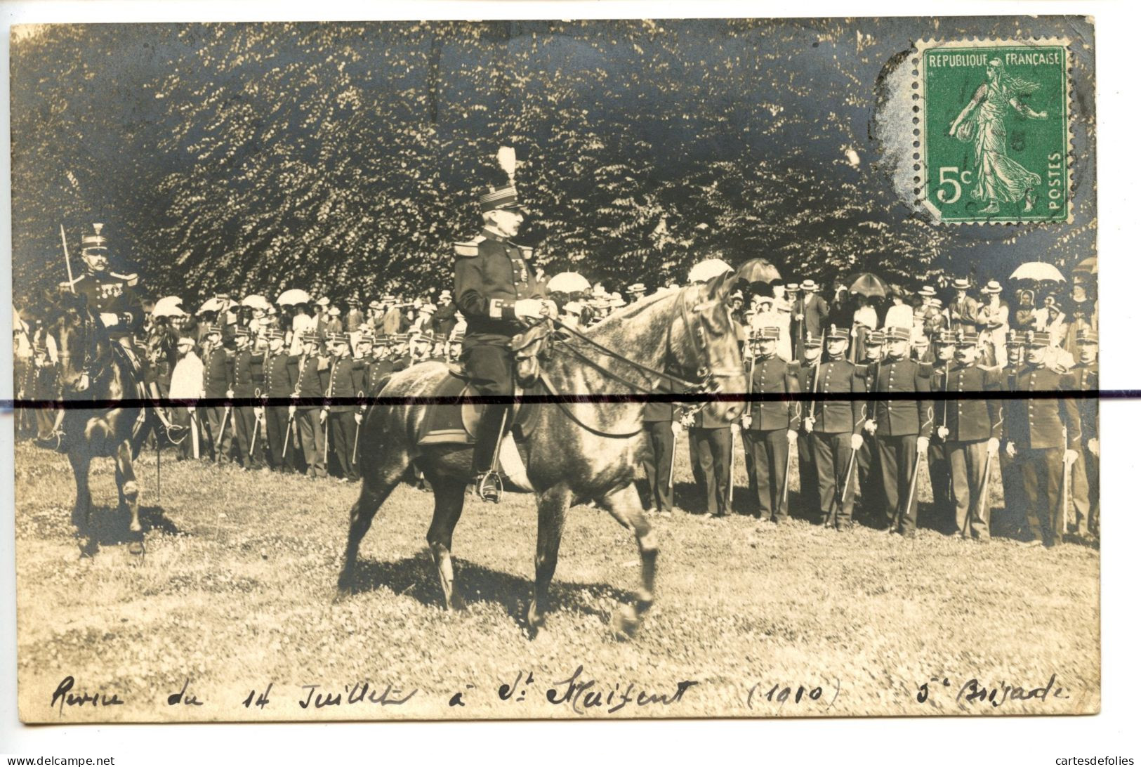 Carte Photo. CPA. D79. Saint-Maixent-l'École . Revue Du 14 Juillet En 1910 , Défilé Militaire , Officier A Cheval - Saint Maixent L'Ecole