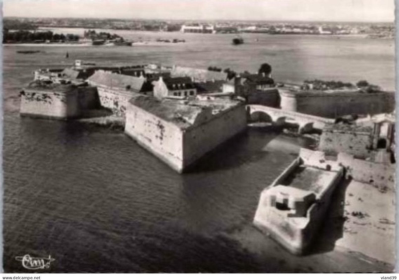 PORT LOUIS. -  Vue Aérienne : La Citadelle.   -  Non Circulée. - Port Louis