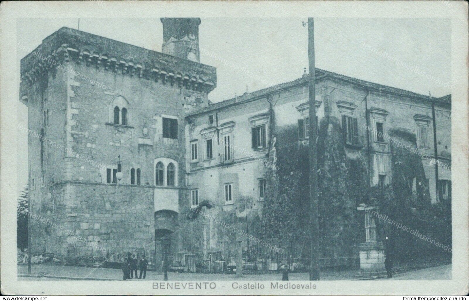 Cr173 Cartolina Benevento Citta' Castello Medioevale Campania - Benevento