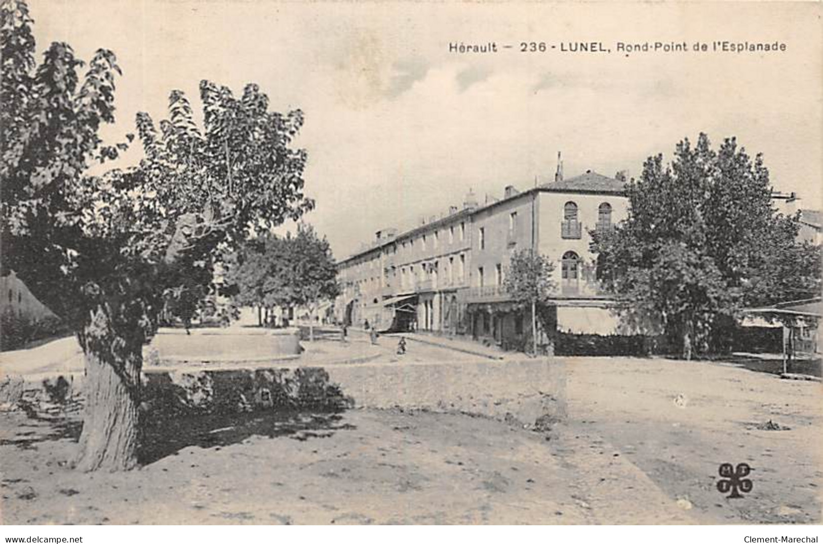 LUNEL - Rond Point De L'Esplanade - Très Bon état - Lunel