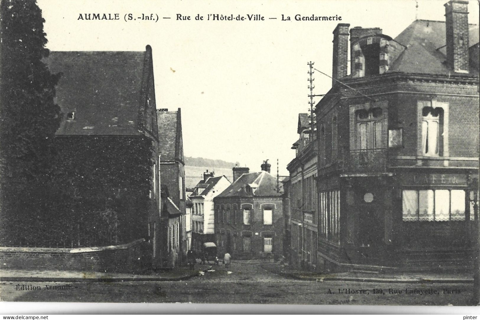 AUMALE - Rue De L'Hôtel De Ville - La Gendarmerie - Aumale