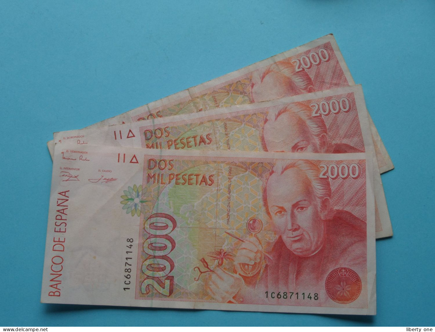 3 X 2000 Dos Mil Pesetas ( 1992 ) Banco De Espana ( For Grade, Please See Photo ) Circulated ! - [ 4] 1975-…: Juan Carlos I.