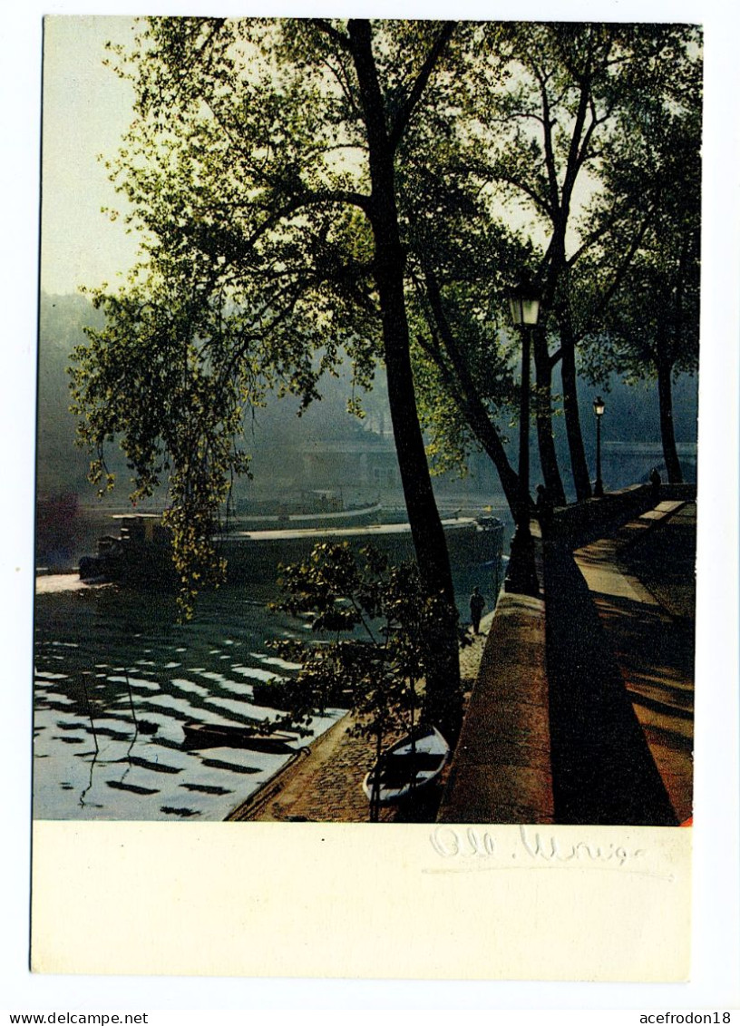 PARIS - La Seine Au Quai D'Anjou - Die Seine Und Ihre Ufer