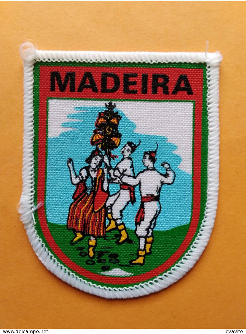 Ecusson Tissu  -  Lot De 2    MADEIRA - Blazoenen (textiel)