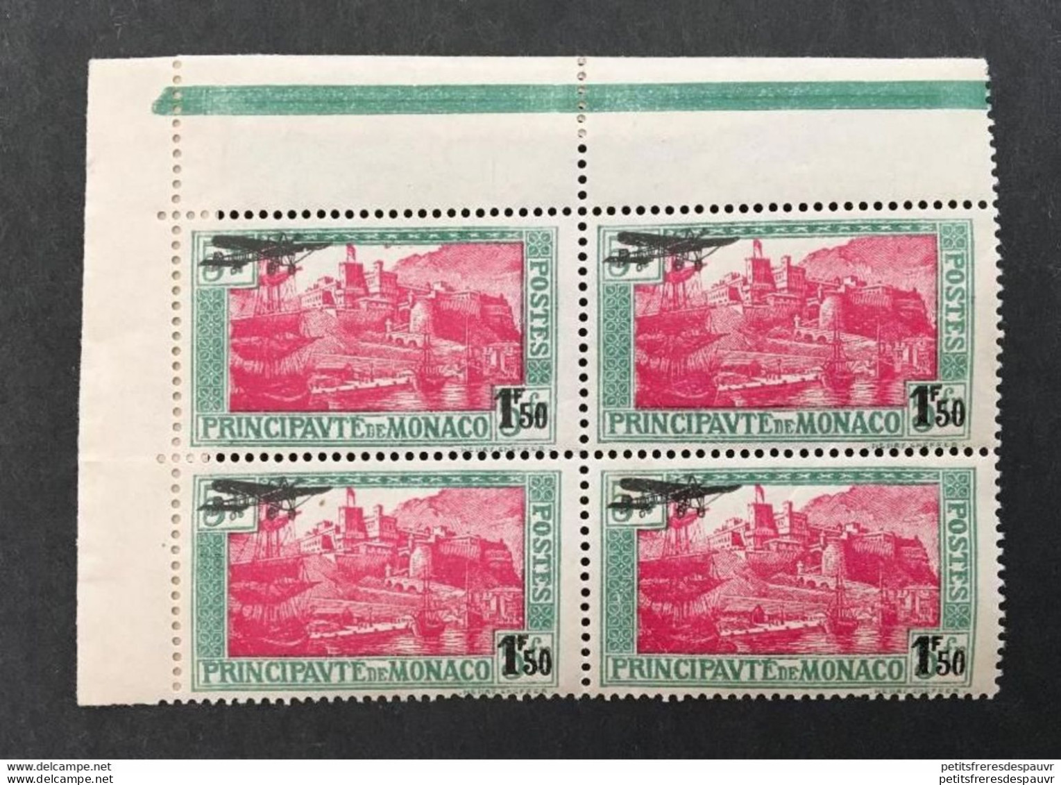 MONACO 1933 YT Poste Aérienne N°1 - Bloc De 4 En Coin De Feuille - 2 Timbres Avec Un Pli - Neufs SANS Charnière MNH ** - Posta Aerea