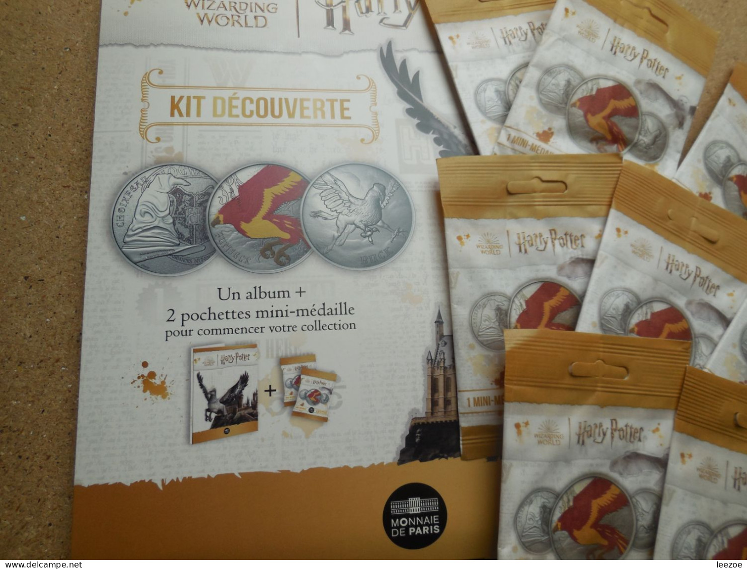 KIT DECOUVERTE MINI MEDAILLES HARRY POTTER + 8 POCHETTES NEUVES SOIT 10 MEDAILLES Monnaie De Paris...ref N5/9 - Andere & Zonder Classificatie