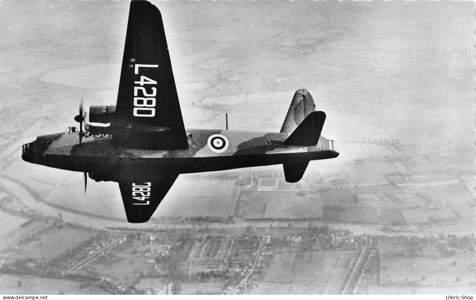 ROYAL AIR FORCE  BOMBARDIER MOYEN VICKERS " WELLINGTON " EN VOL CPSM - 1939-1945: 2nd War