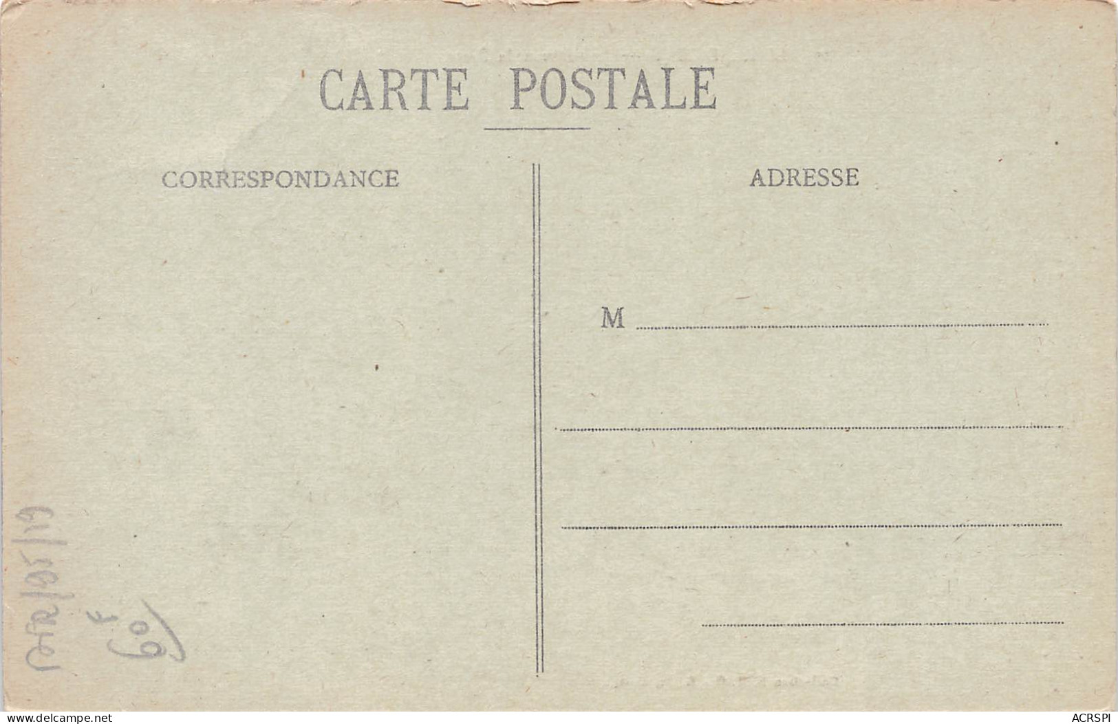 GABON LIBREVILLE Devant La Poste Carte Vierge Non Circulée (Scan R/V) N° 56 \MP7165 - Gabon