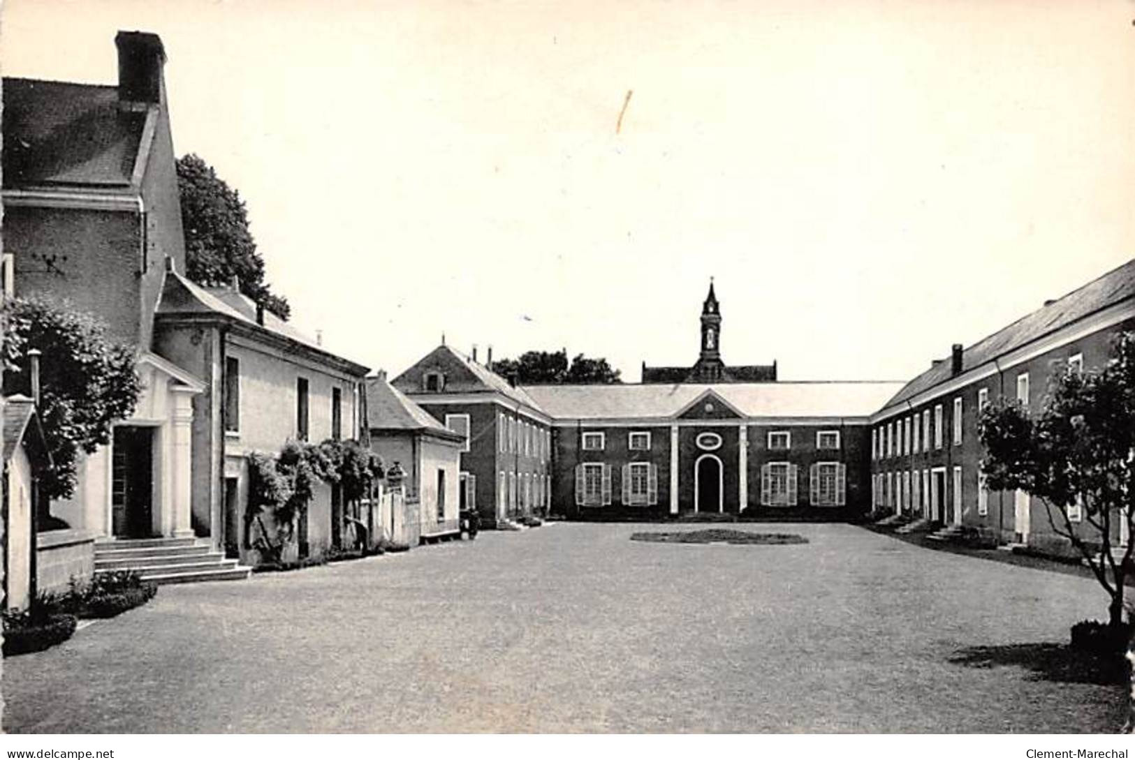 DOUE LA FONTAINE - Hôpital Hospice Civil - Très Bon état - Doue La Fontaine