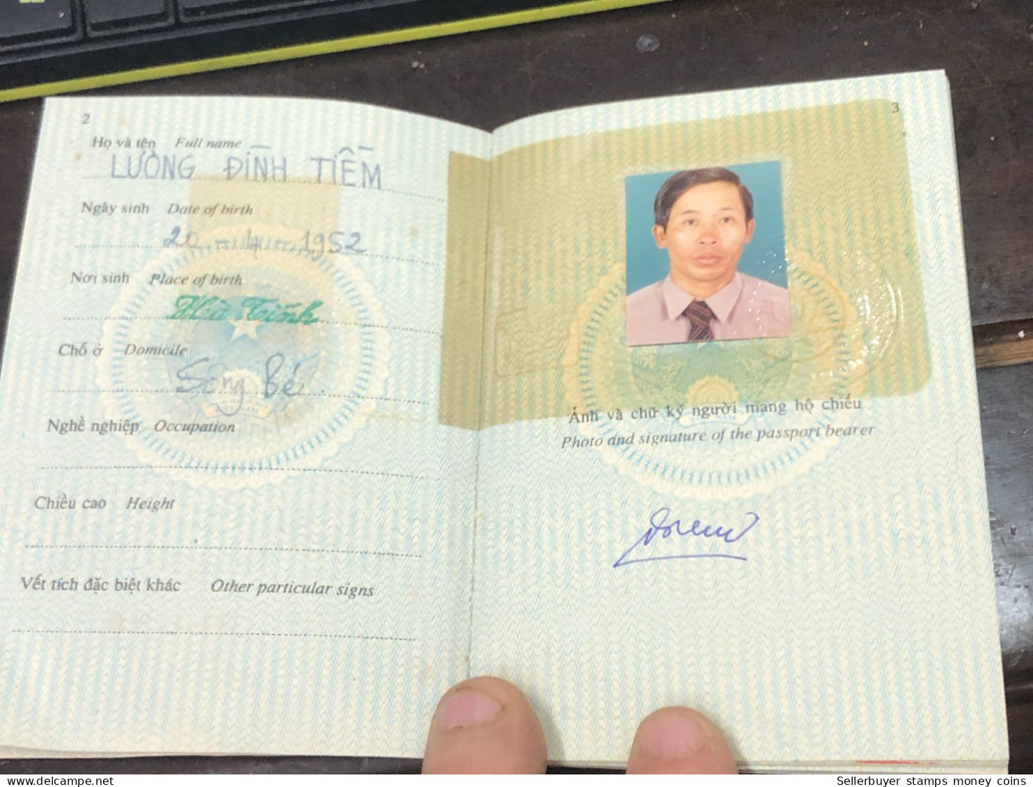 VIET NAM -OLD-ID PASSPORT-name-LUONG DINH TIEN-2001-1pcs Book - Collections