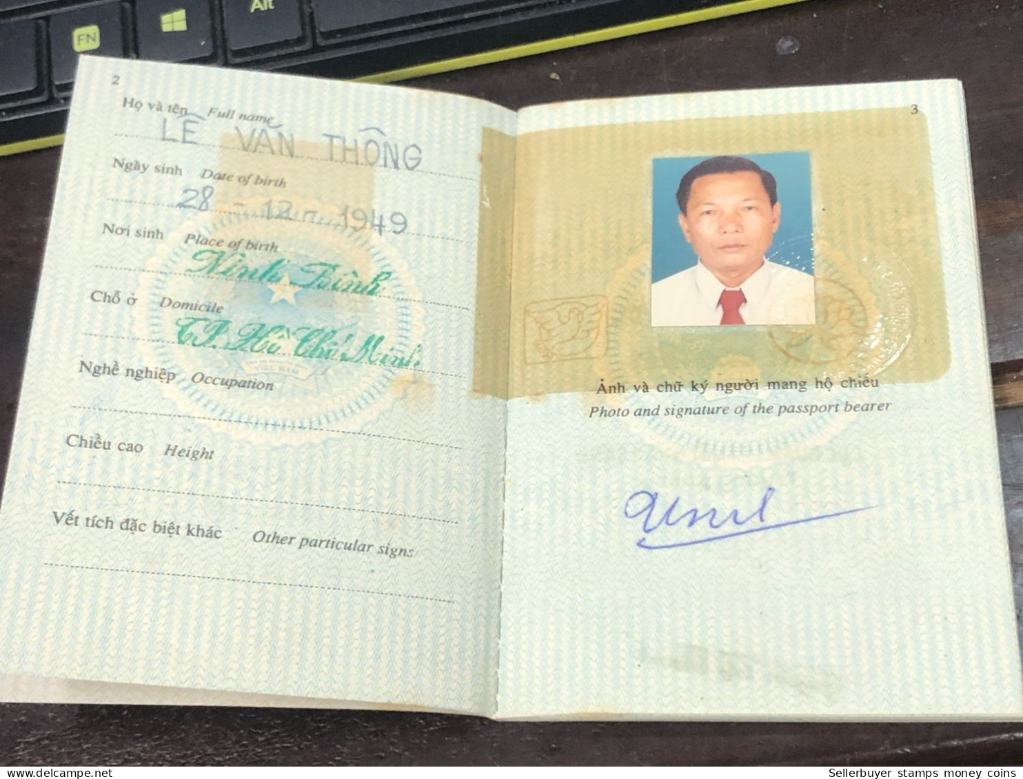 VIET NAM -OLD-ID PASSPORT-name-LE VAN THONG-2001-1pcs Book - Sammlungen