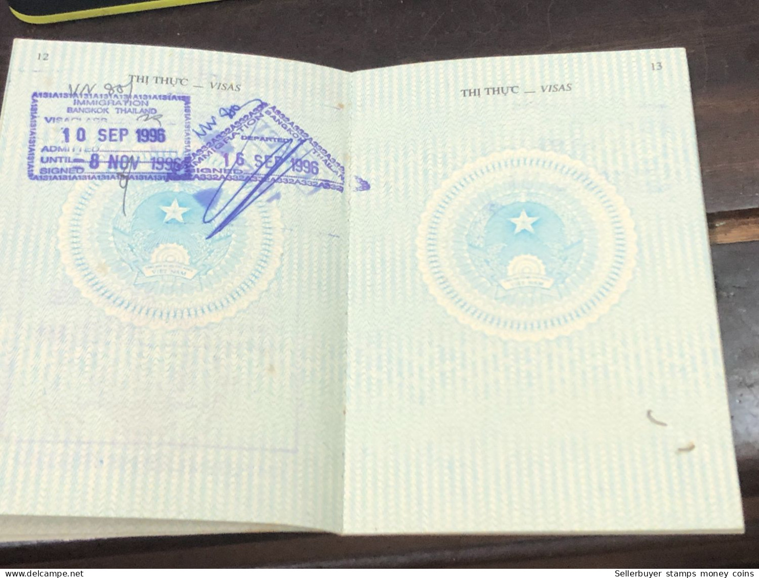 VIET NAM -OLD-ID PASSPORT-name-LE VAN THONG-2001-1pcs Book - Sammlungen