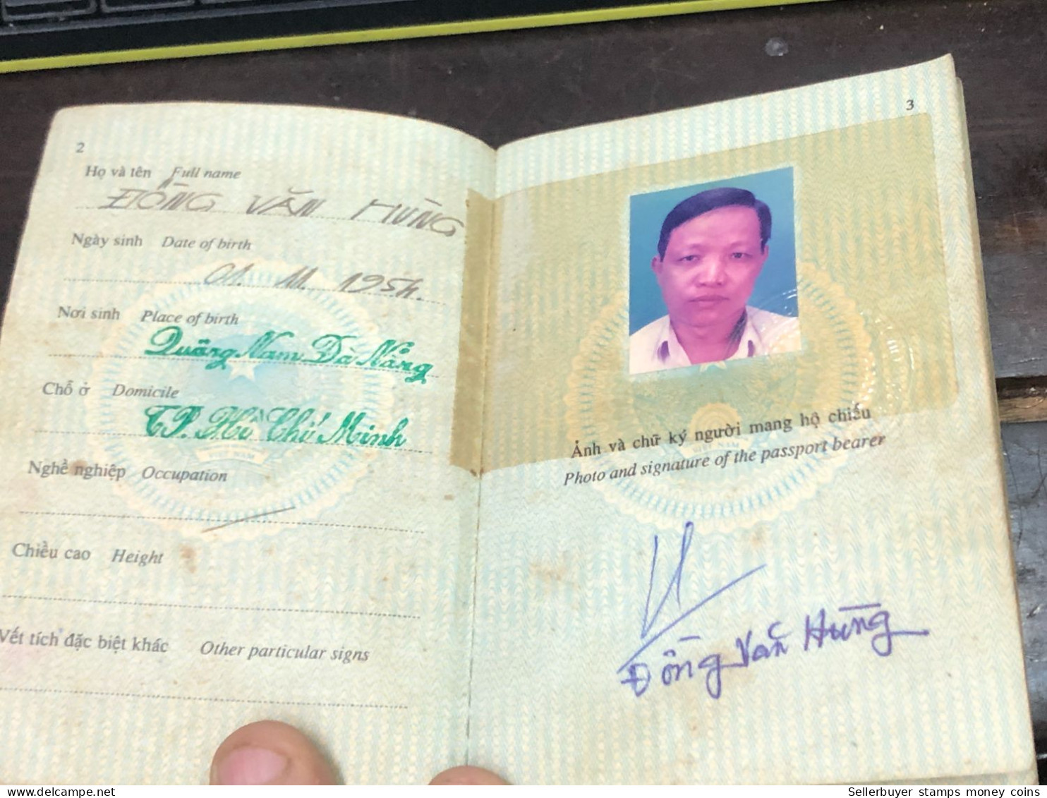 VIET NAM -OLD-ID PASSPORT-name-DONG VAN HUNG-2000-1pcs book