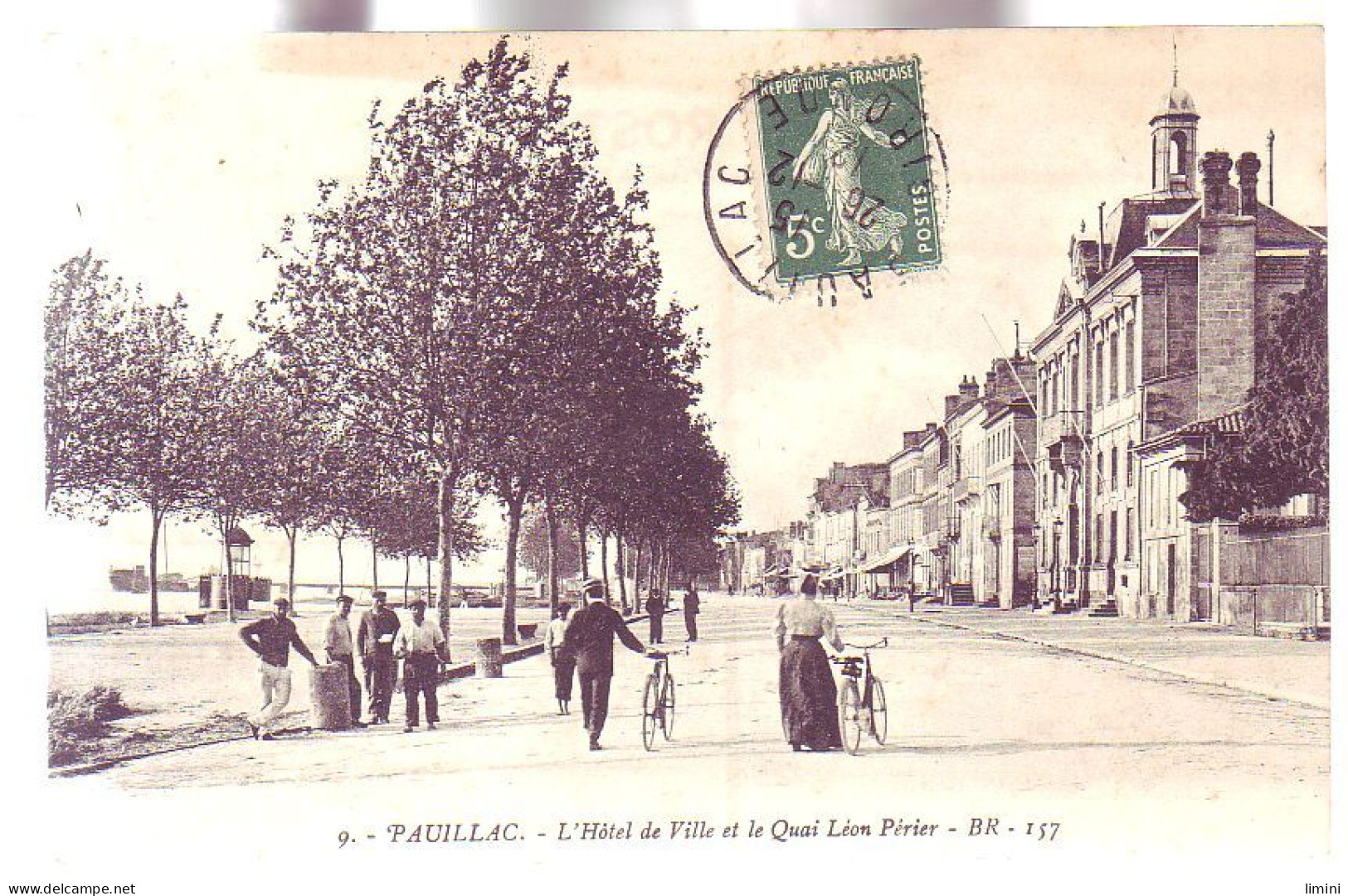 33 - PAUILLAC - HÔTEL De VILLE Et QUAI LEON PERRIER - ANIMÉE - - Pauillac