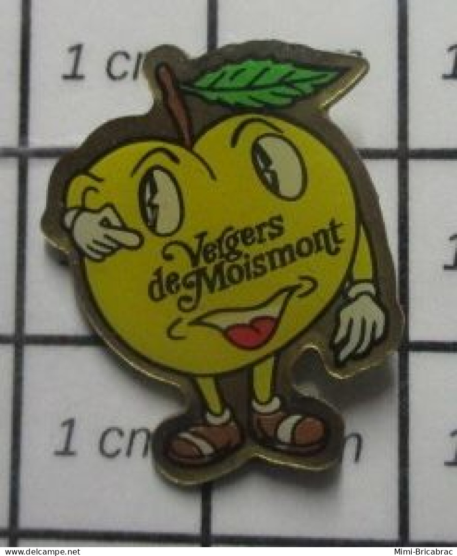 1818A  Pin's Pins / Beau Et Rare : ALIMENTATION / FRUIT POMME JAUNE VERGERS DE MOISMONT - Food