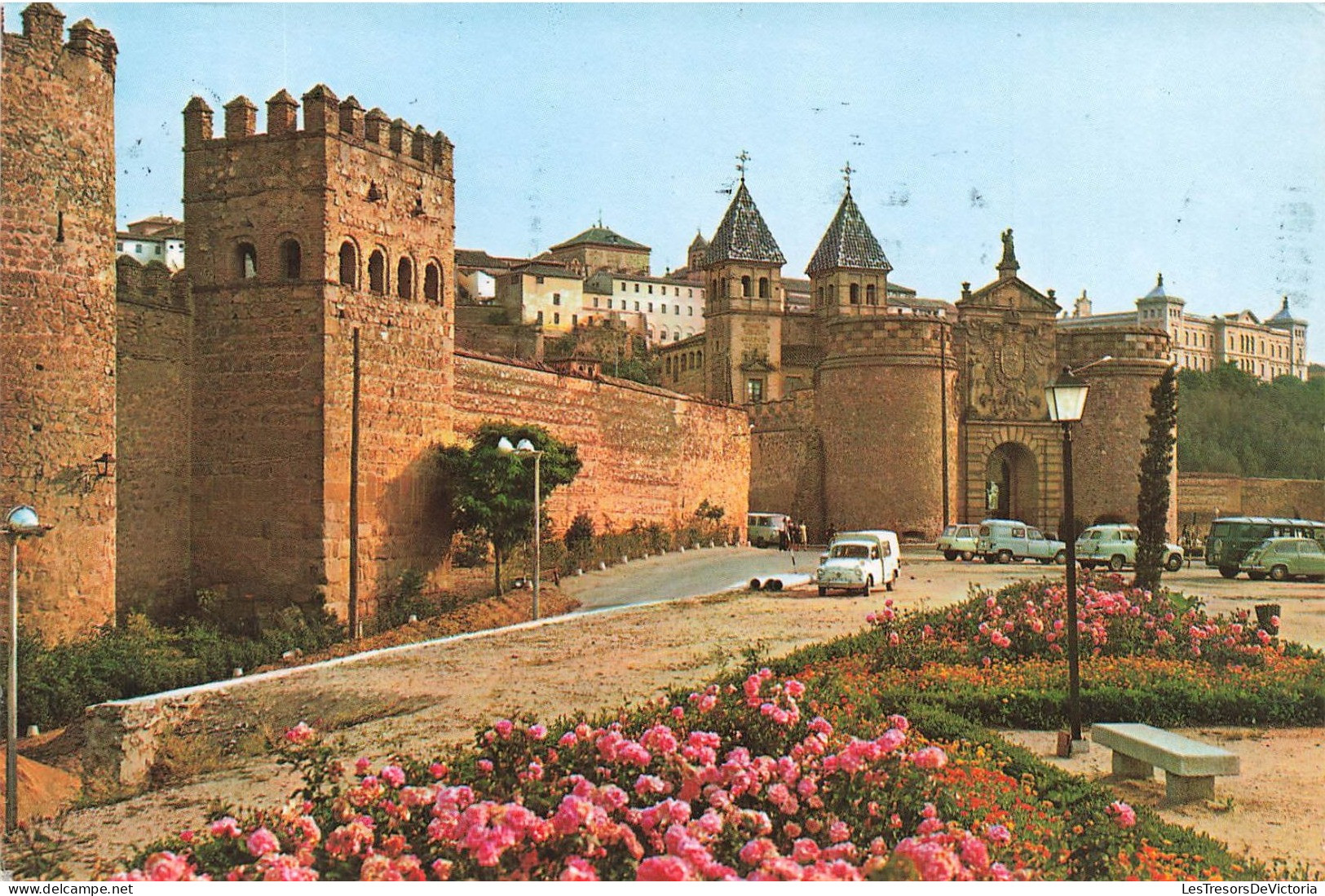 ESPAGNE - Toledo - Vue Sur La Porte De Bisagra Et Murs - Voitures - Vue Générale - Carte Postale - Toledo