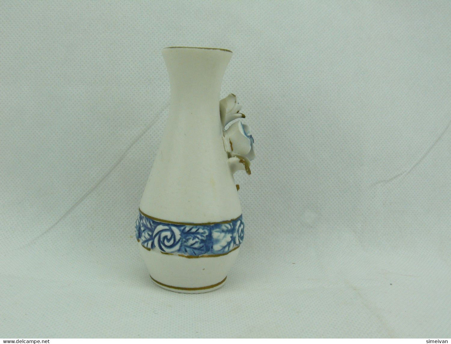 Beautiful Small Porcelain Vase With Blue Roses 12cm #2339 - Jarrones