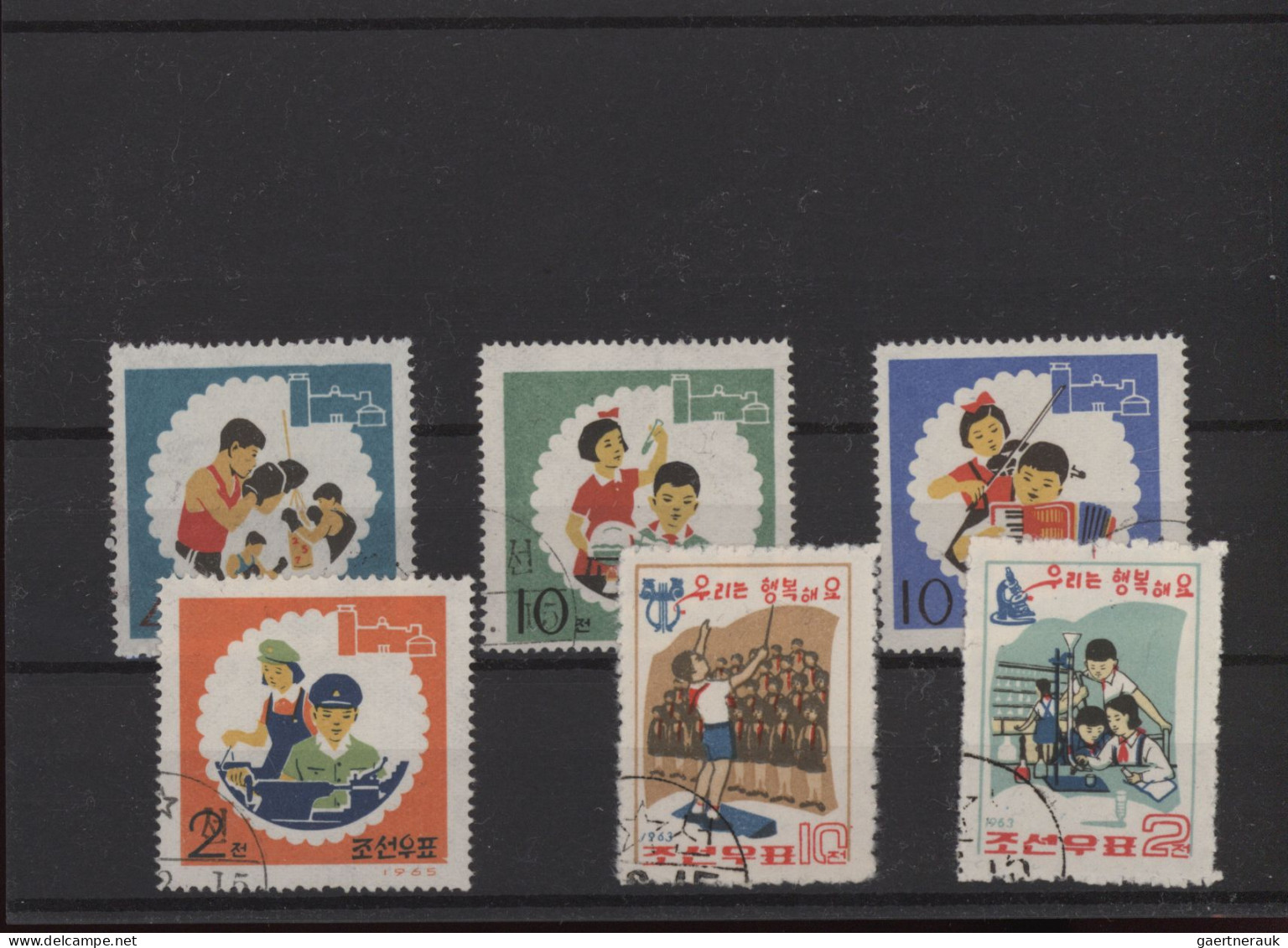 Korea: 1960/1990 (ca.), balance of North and South Korea in two stockbooks, most