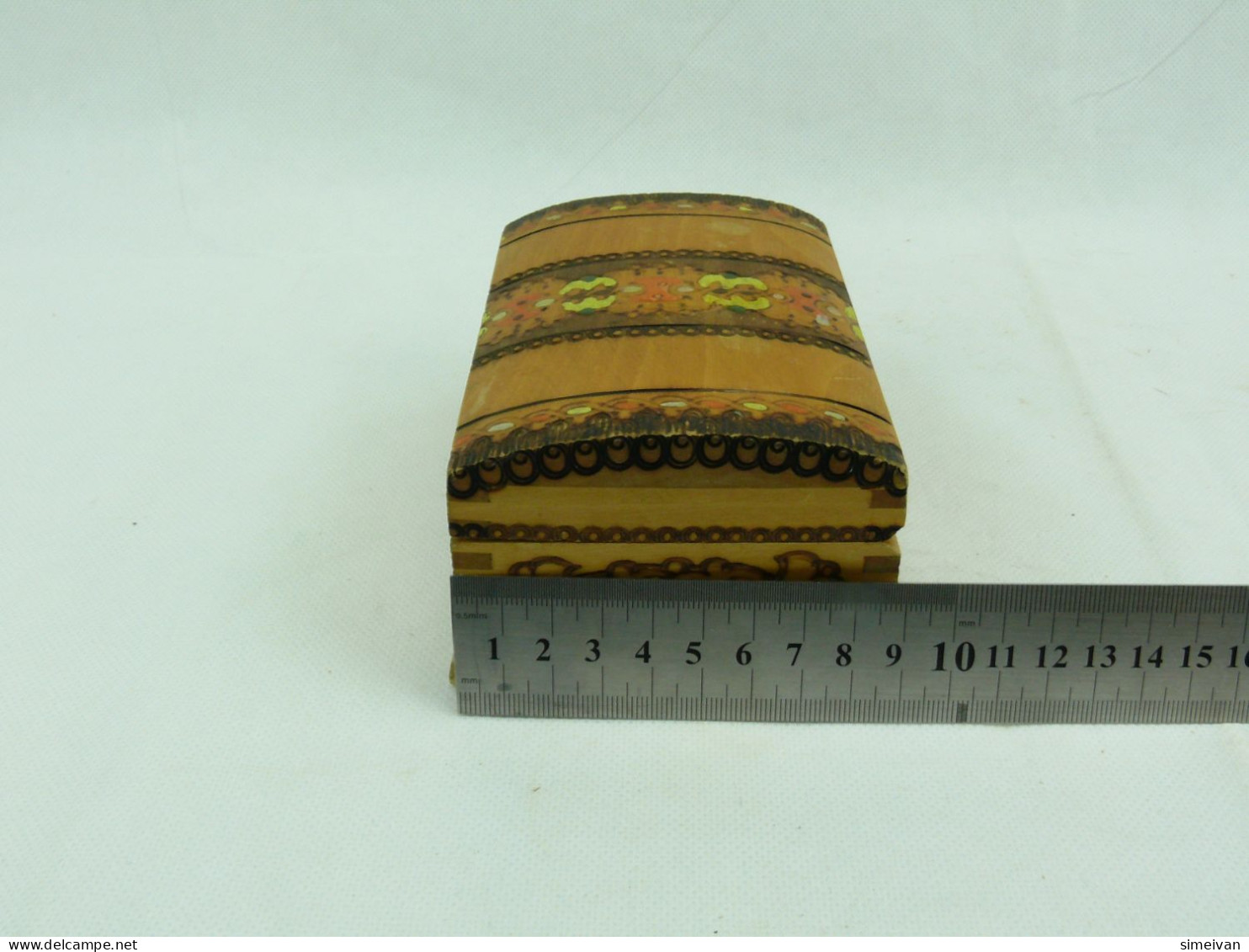 Beautiful Vintage Wooden Trinket Box #2355