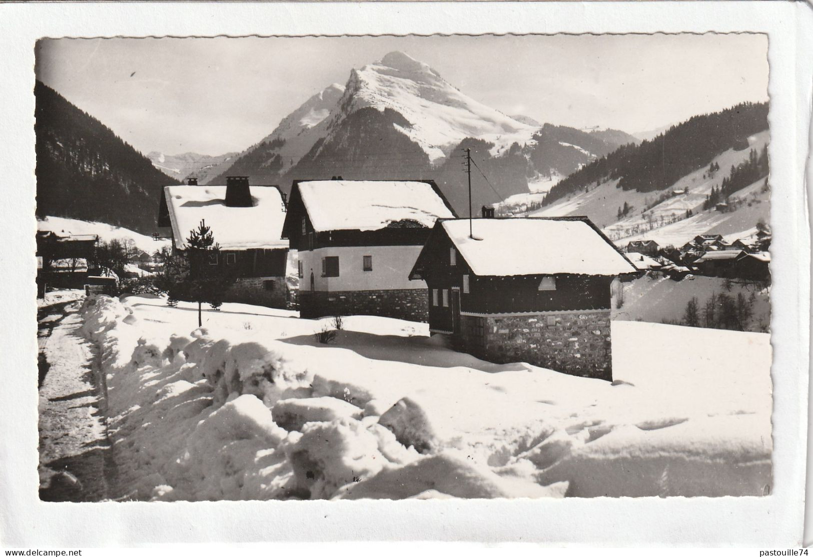 CPSM :  14 X 9  -  MORZINE  -  Châlets Au Hameau Des Bois-Venants. - Morzine