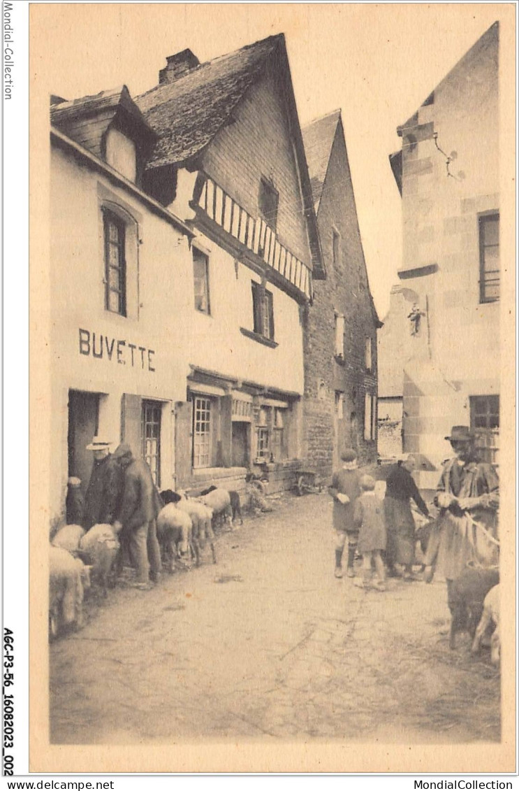 AGCP3-56-0188 - LA ROCHE BERNARD - Vieilles Maisons Place Du Bouffay - La Roche-Bernard