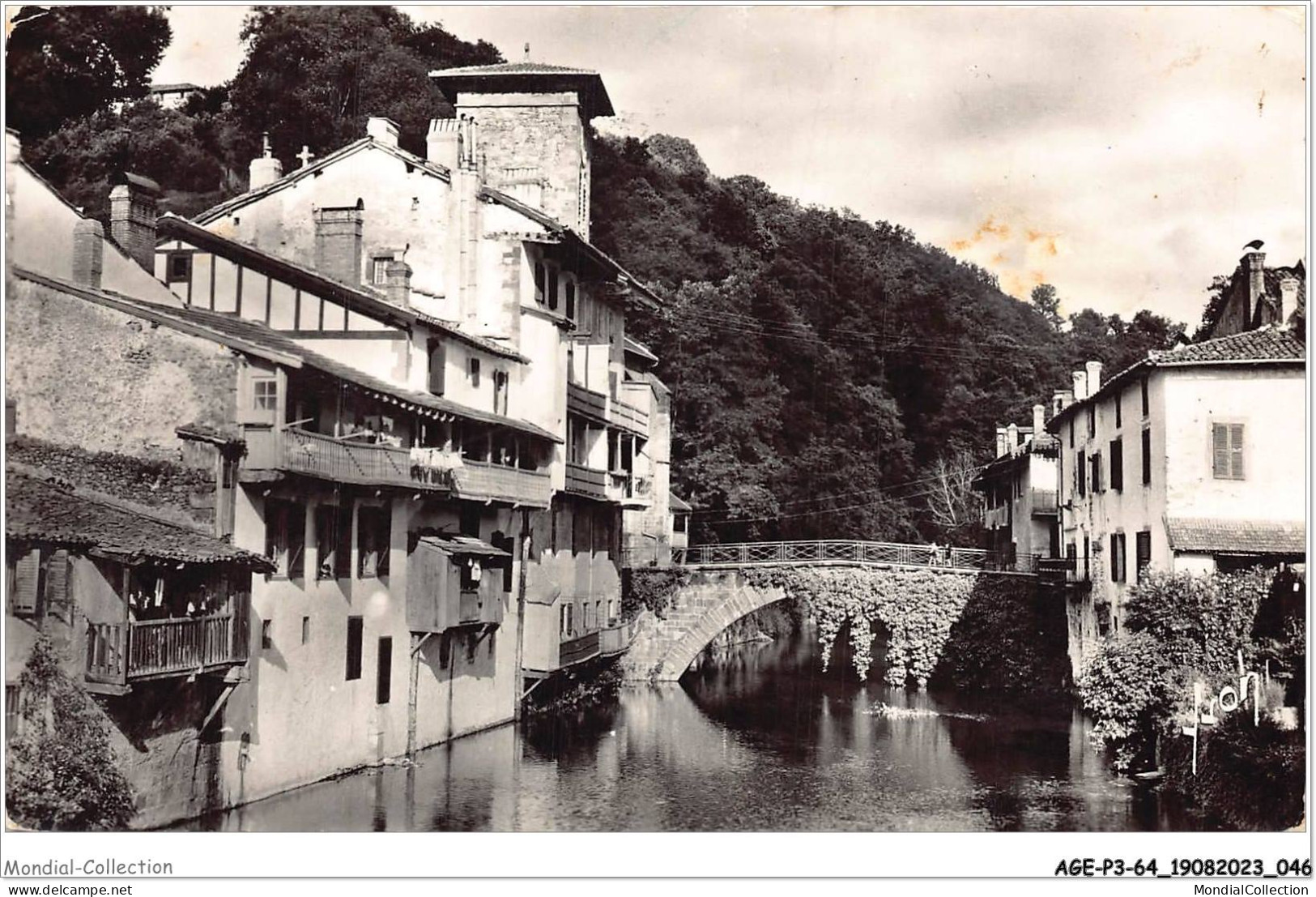 AGEP3-64-0216 - SAINT-JEAN-PIED-DE-PORT - Vieilles Maisons Sur La Nive - Saint Jean Pied De Port