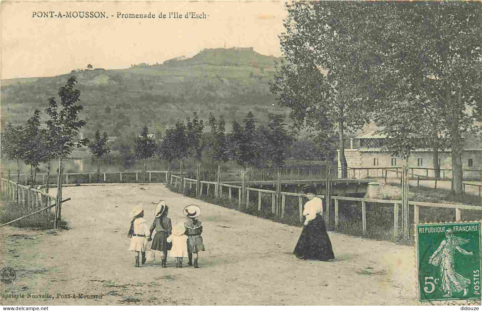 54 - Pont à Mousson - Promenade De L'Ile D'Esch - Animée - CPA - Voir Scans Recto-Verso - Pont A Mousson