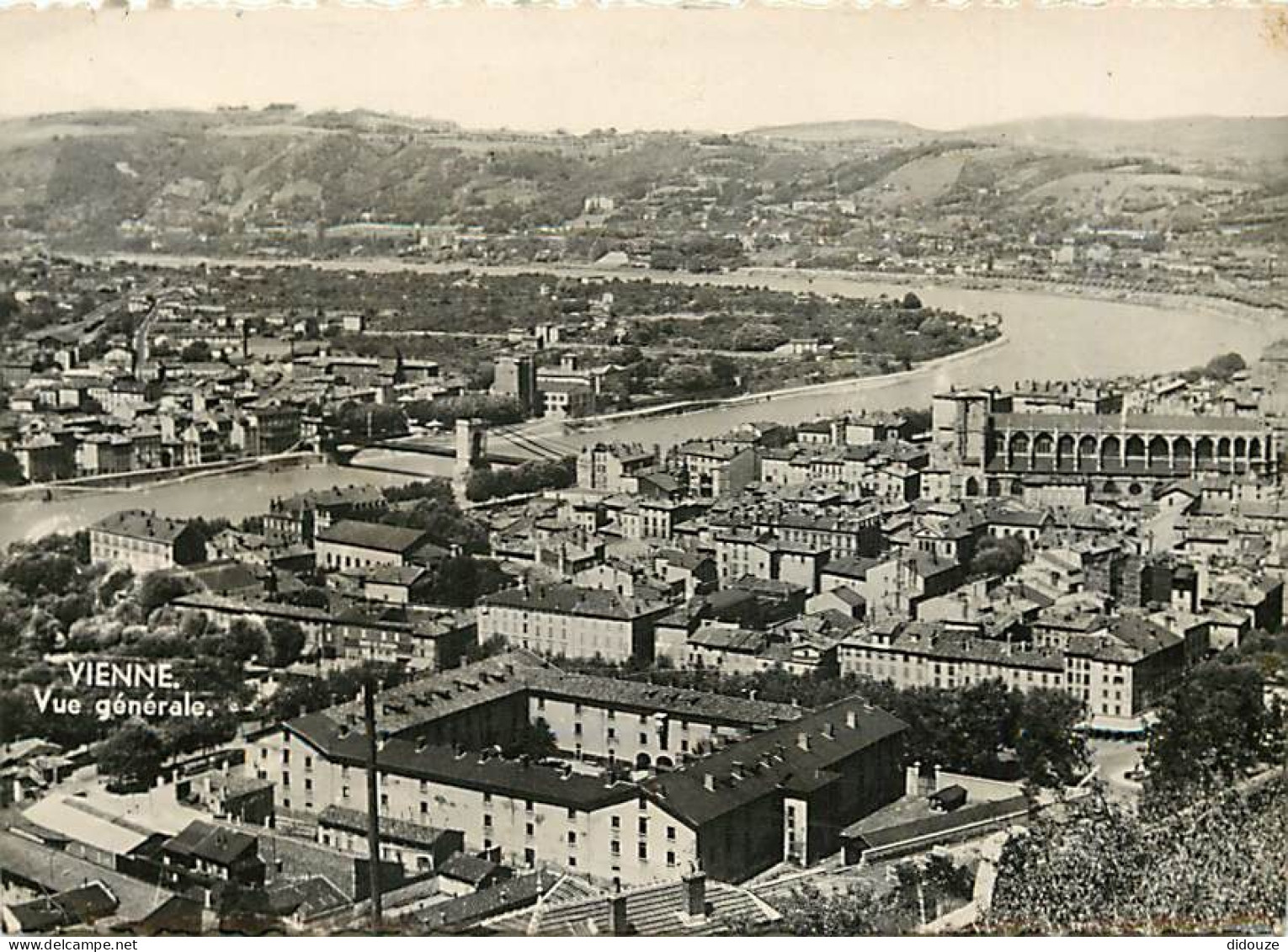 38 - Vienne Sur Le Rhone - Vue Générale Aérienne - Carte Dentelée - CPSM Grand Format - Voir Scans Recto-Verso - Vienne