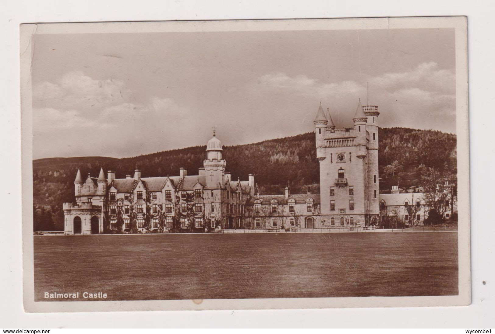 SCOTLAND - Balmoral Castle Used Vintage Postcard - Aberdeenshire