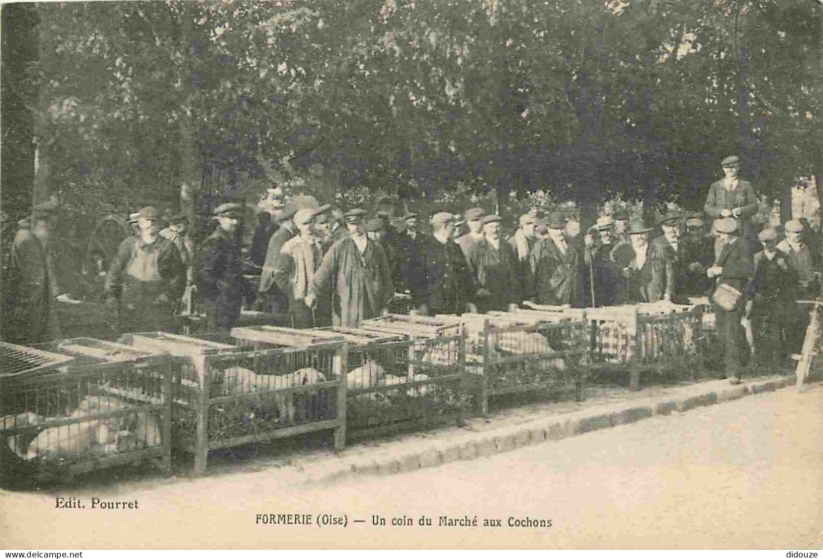 60 - Formerie - Un Coin Du Marché Aux Cochons - Animée - CPA - Voyagée En 1917 - Voir Scans Recto-Verso - Formerie
