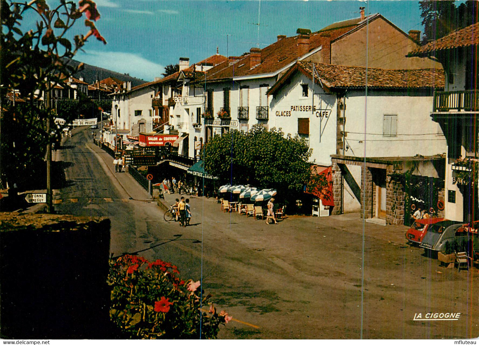 64* ST JEAN PIED DE PORTQ  Le Bas De La Ville  (CPM 10x15cm)     RL18,0585 - Saint Jean Pied De Port