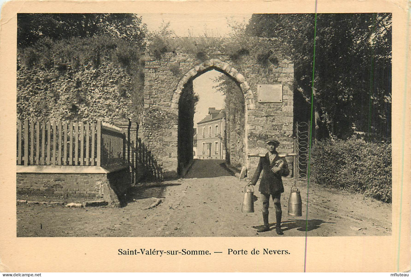 80* ST VALERY S/SOMME  Porte De Nevers  (CPSM 10x15cm)    RL18,1618 - Saint Valery Sur Somme