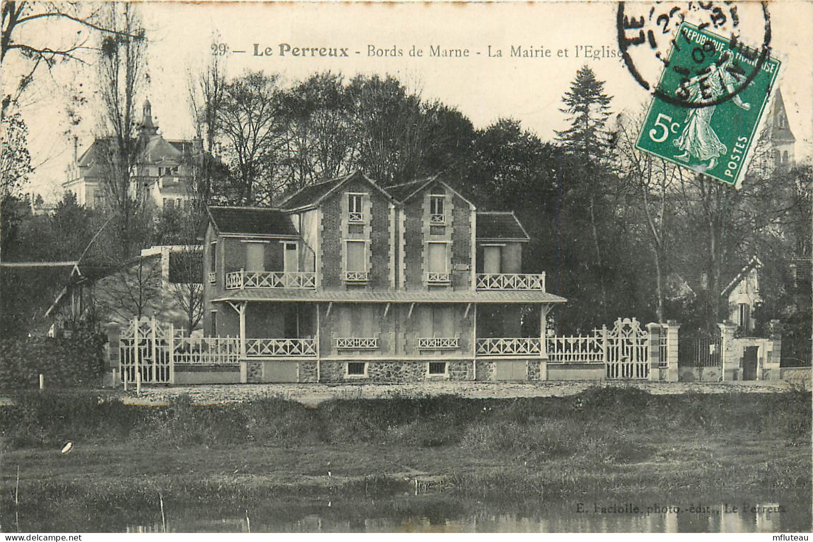 94* LE PERREUX  La Mairie Et L  Eglise   RL29,0470 - Le Perreux Sur Marne