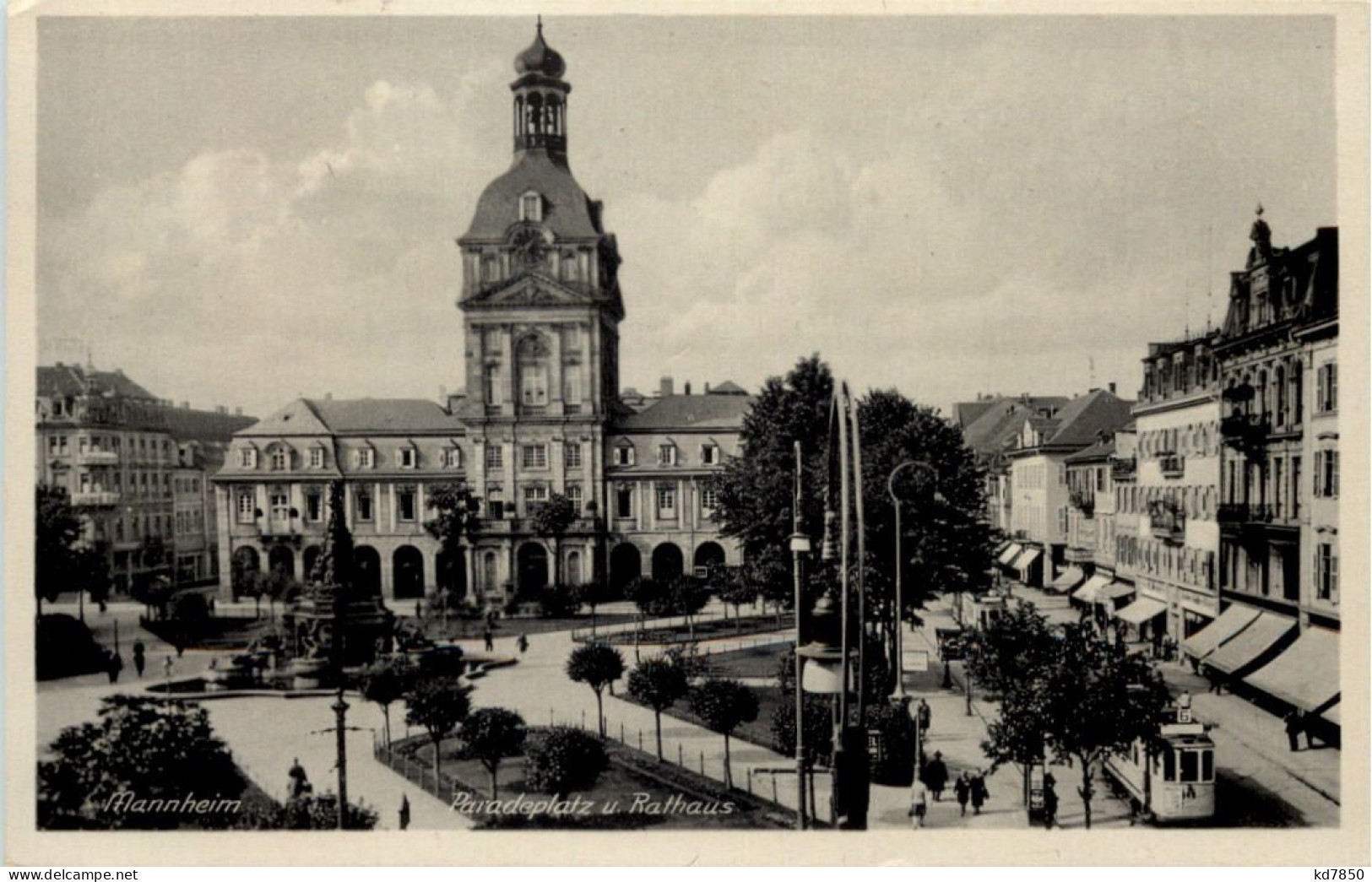 Mannheim - Paradeplatz Und Rathaus - Mannheim
