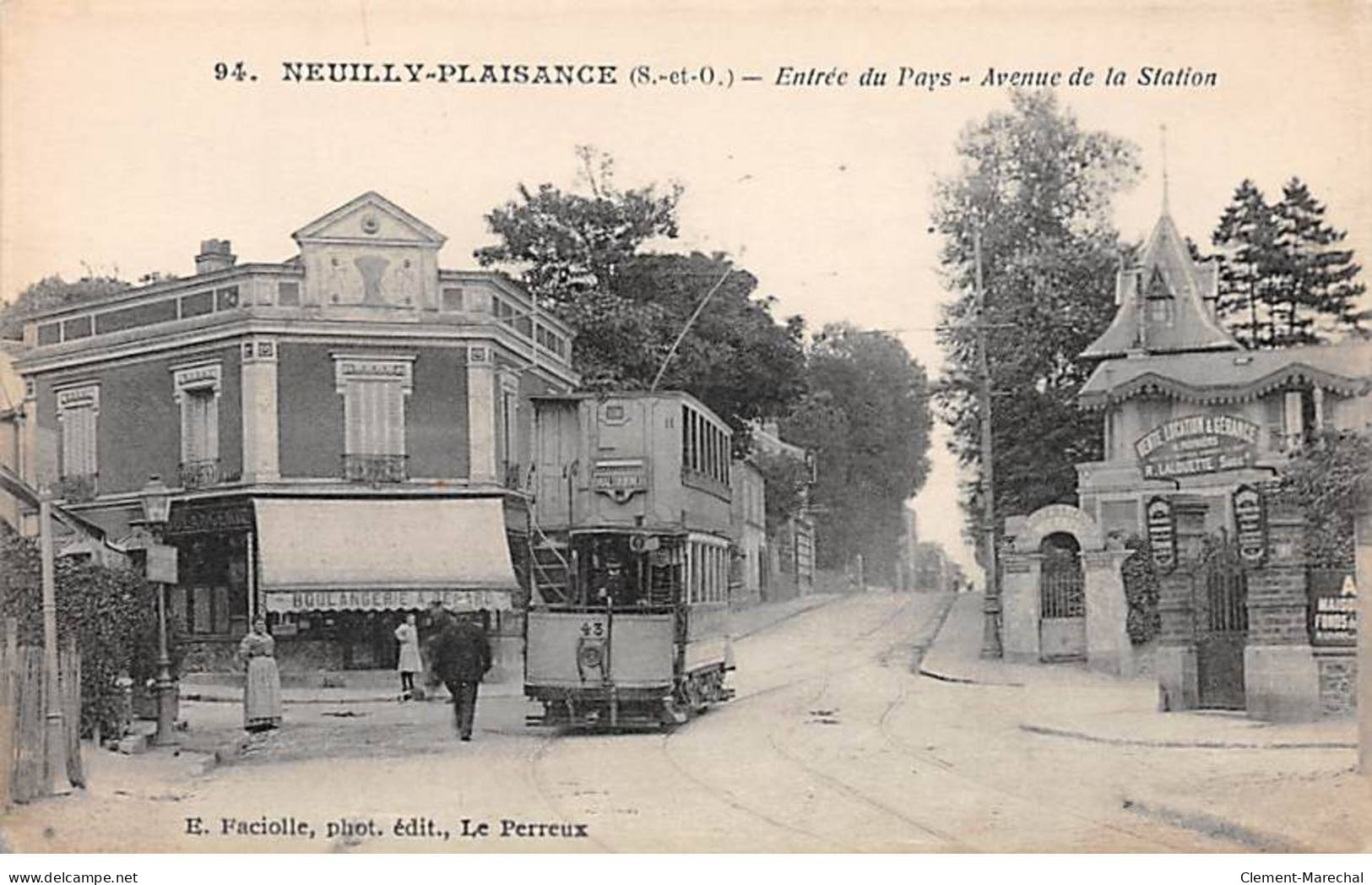 NEUILLY PLAISANCE - Entrée Du Pays - Avenue De La Statio, - état - Neuilly Plaisance