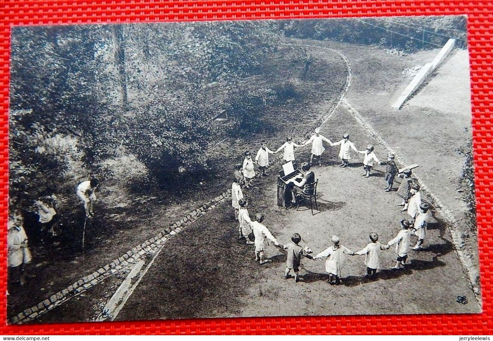 BRUXELLES -  UCCLE  - Ecole Decroly - L'Ermitage - 4 CARTES : Le Jardin, Gymnastique, Jeux éducatifs, Chants - Uccle - Ukkel