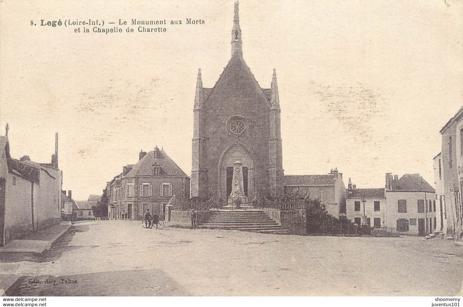 CPA Legé-Le Monument Aux Morts Et La Chapelle De Charrette    L1493 - Legé