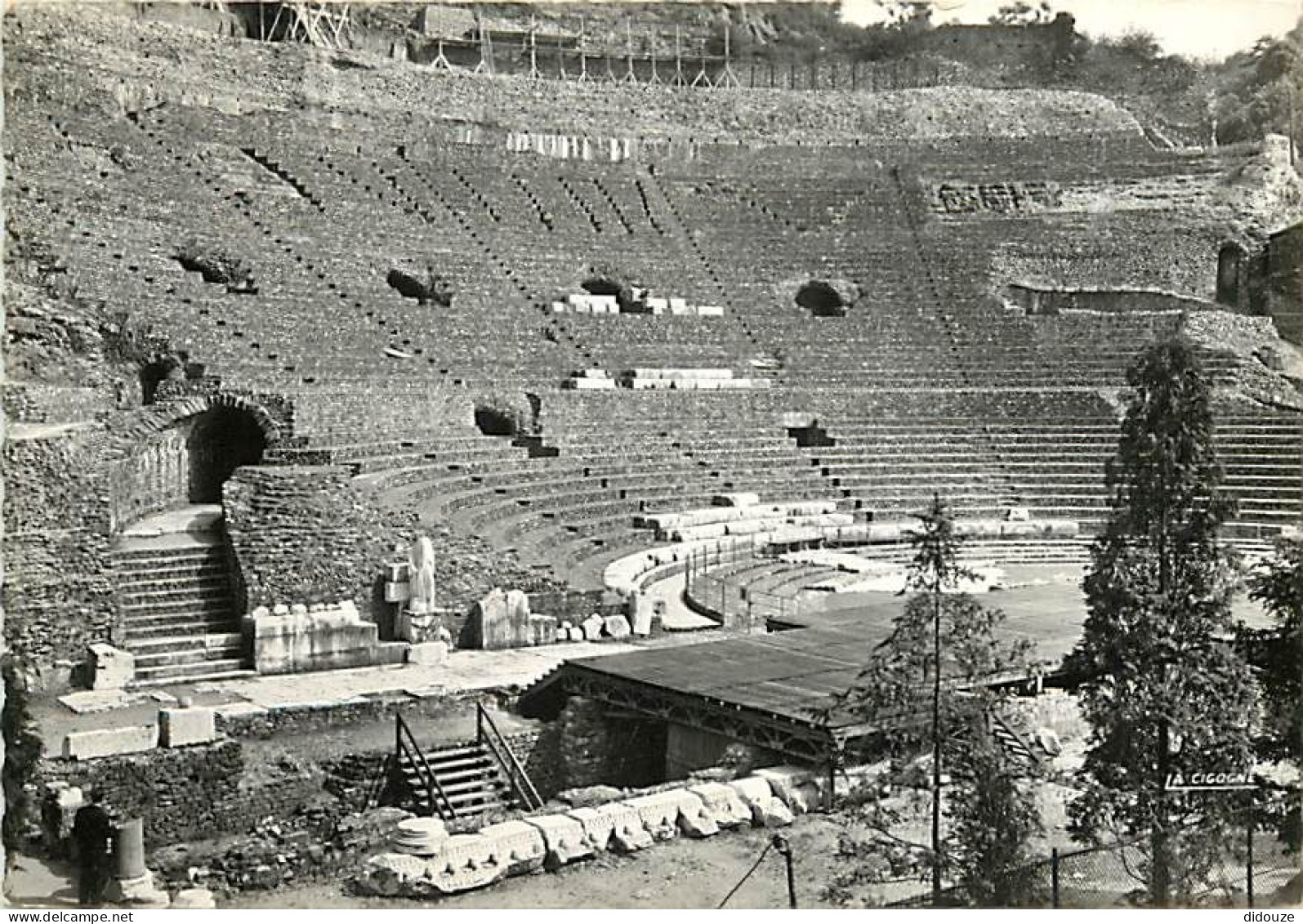 38 - Vienne Sur Le Rhone - Le Théâtre Antique - Mention Photographie Véritable - Carte Dentelée - CPSM Grand Format - Ca - Vienne