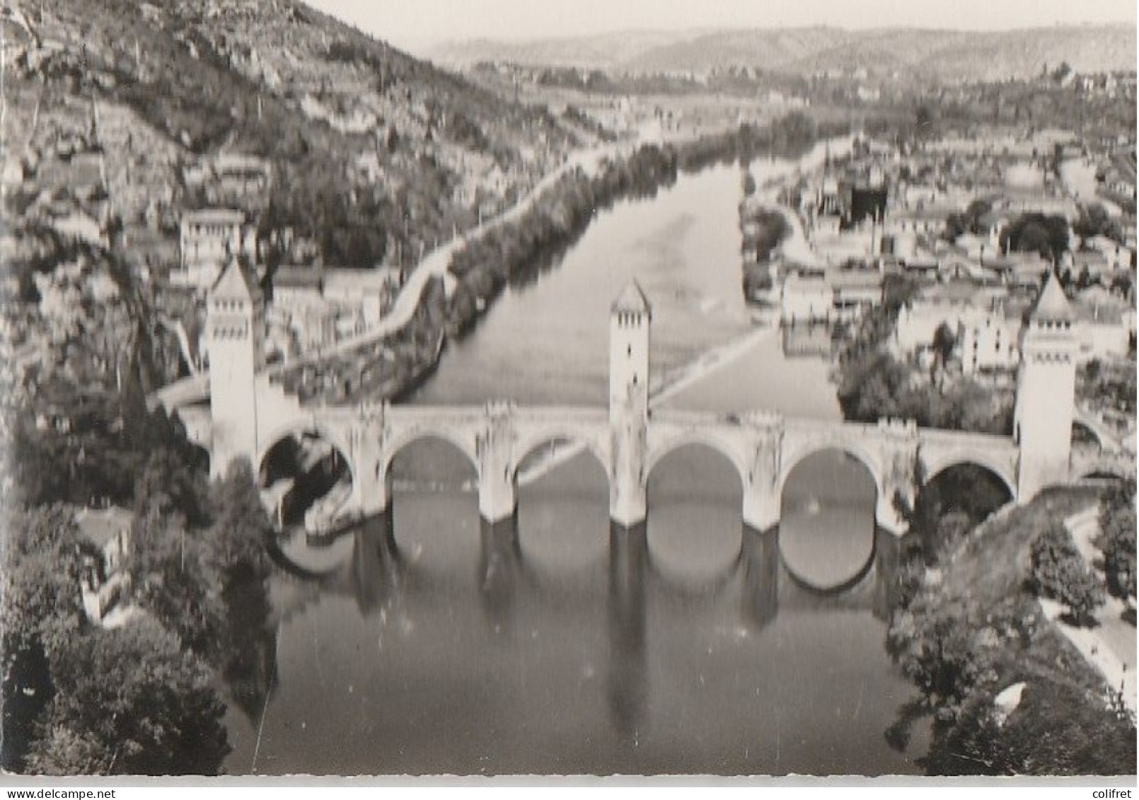 46 - Cahors-en-Quercy  -  Vue Aérienne  -  Le Pont Valentré Sur Le Lot - Cahors